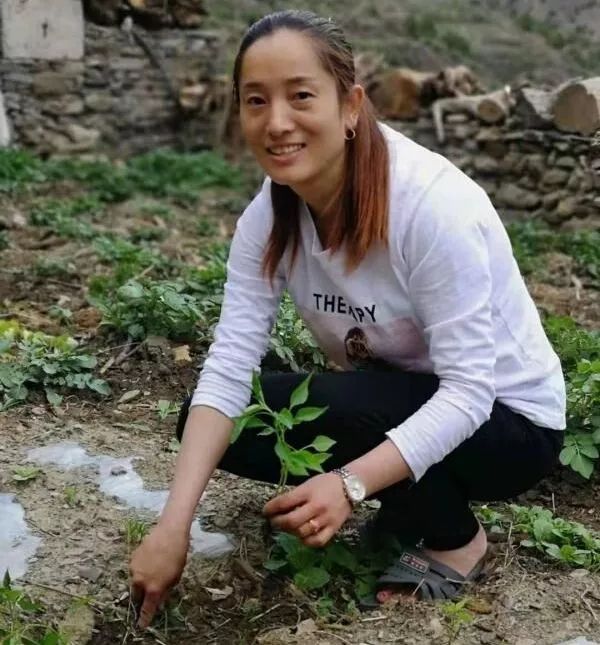 教师节丨十六年如一日，她把喜欢和坚持都花在了这里……