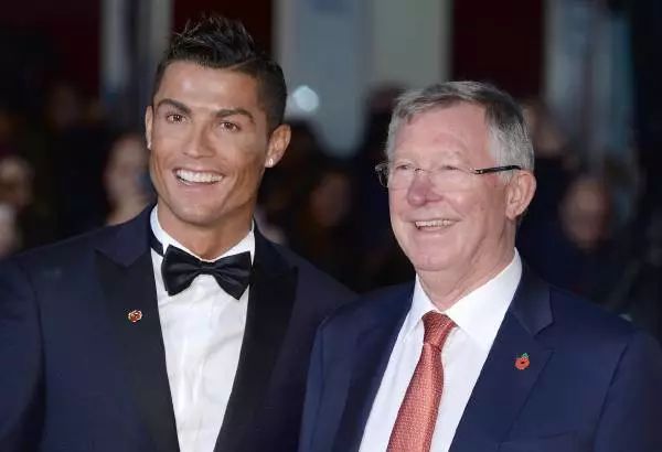 足坛上那些师徒感人瞬间,师恩难忘的典故