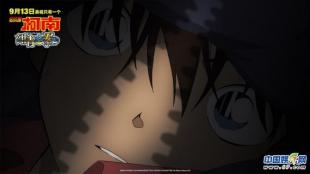 名侦探柯南怪盗基德和柯南对战,柯南踢球京极真救下怪盗基德