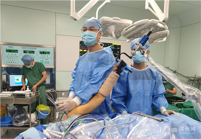 滨医附院骨关节“雕刻师”刘涛：精湛技术打碎肘关节镜手术“禁忌”