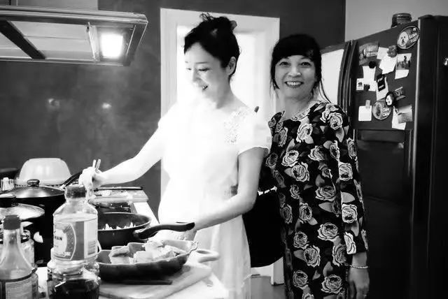 虹影|我们只对温柔奉献我们的心——读严歌苓《壮壮小传》