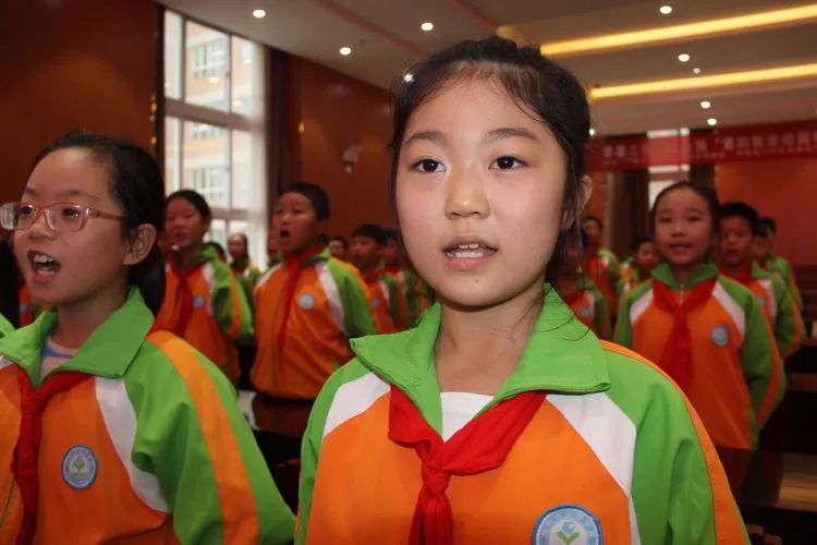 寄情于月亮的诗句,寄情中秋朗诵