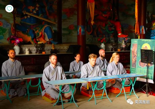 外国人在少林寺的日常训练,三个外国人来中国少林寺学武