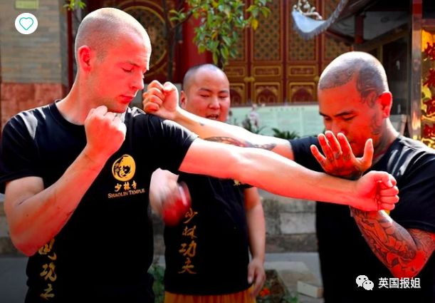 外国人在少林寺的日常训练,三个外国人来中国少林寺学武