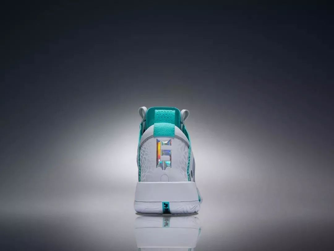 郭艾伦aj34秋天能穿吗,郭艾伦球员版aj34low登场