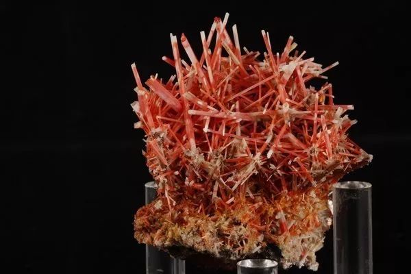 假如绿松石会说话,如果金属会说话的故事