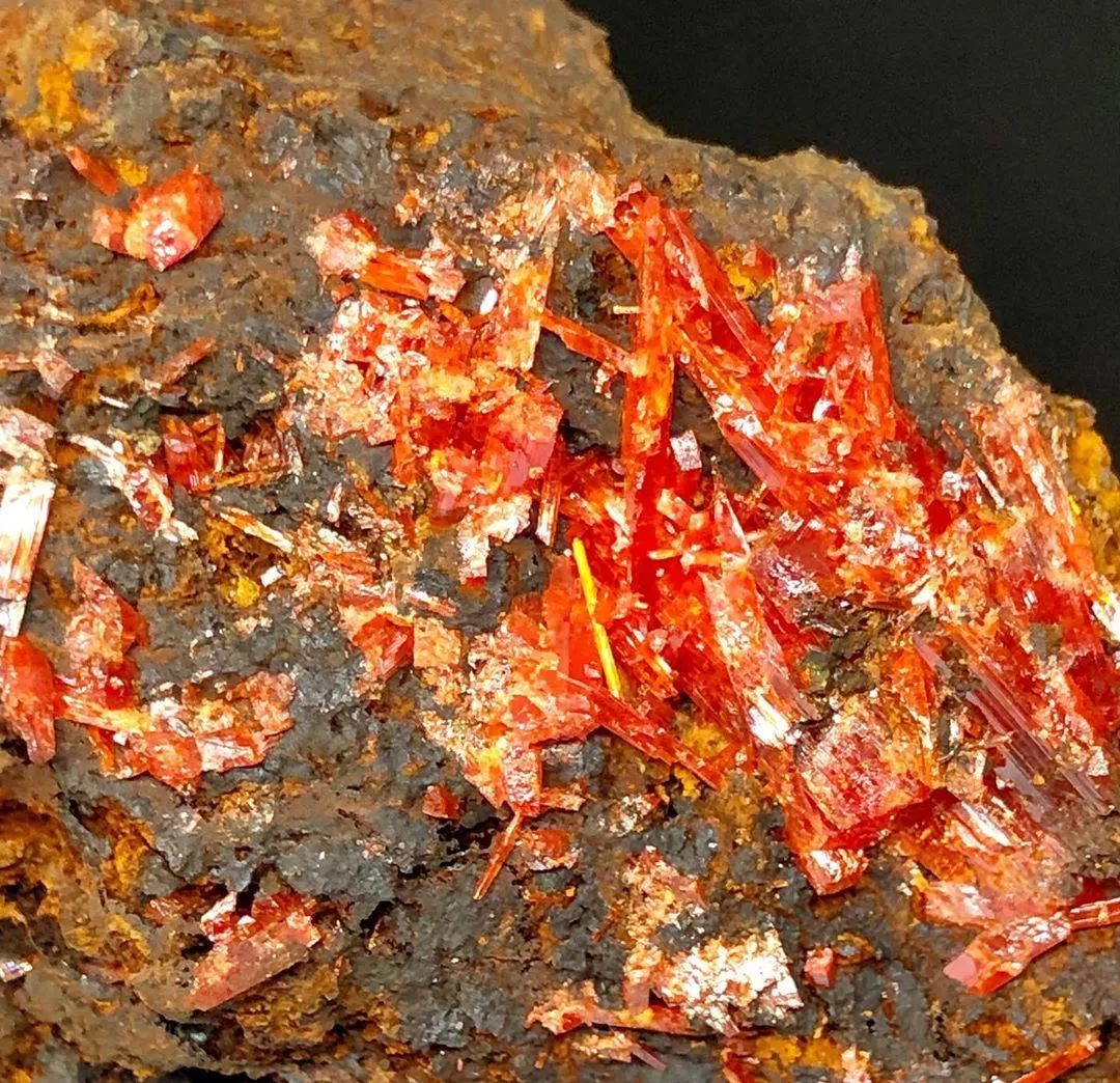 假如绿松石会说话,如果金属会说话的故事