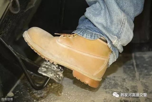 连“两秒准则”都不知道？难怪动不动就追尾