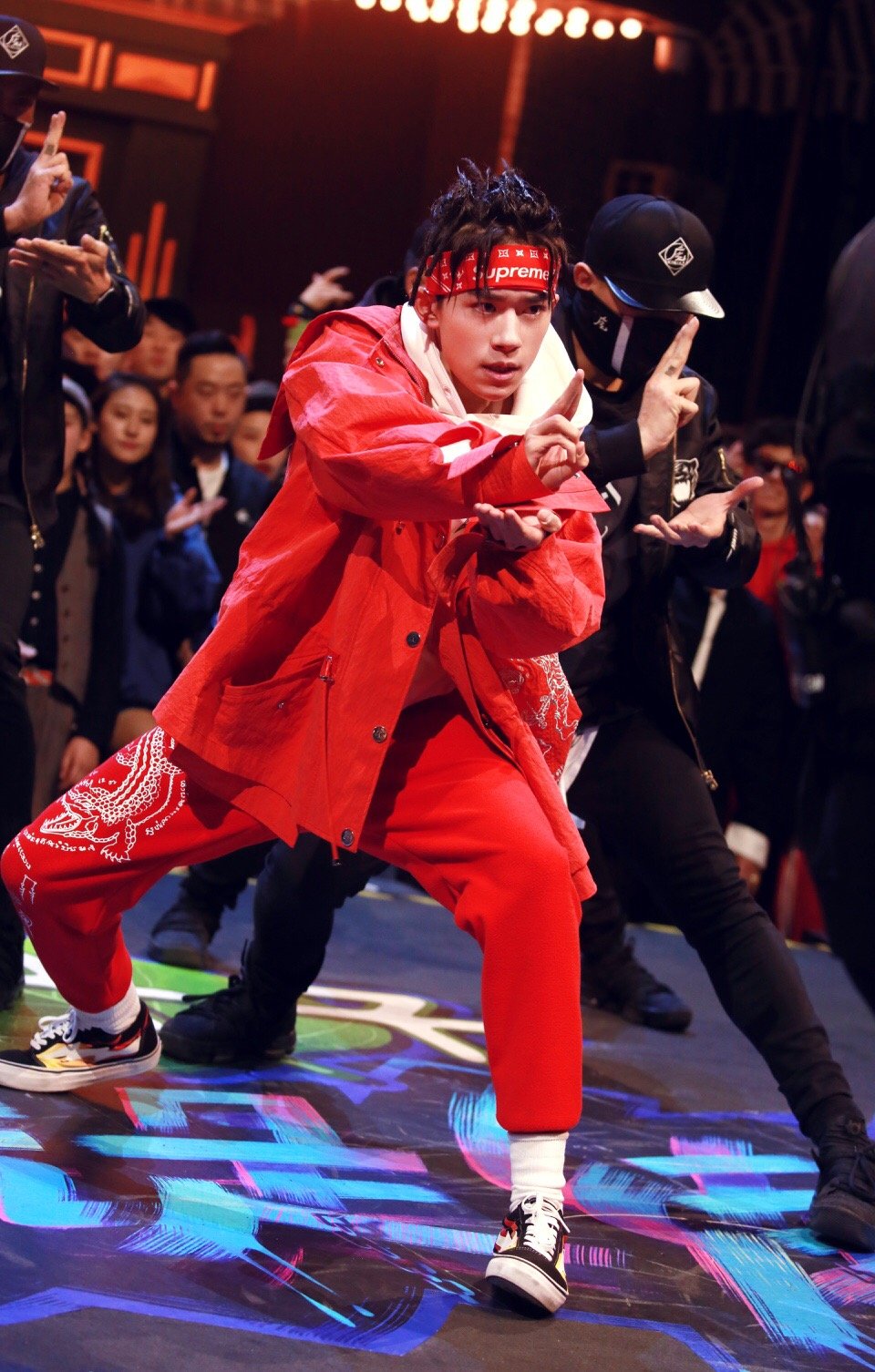 tfboys易烊千玺穿衣打扮,tfboys易烊千玺微博