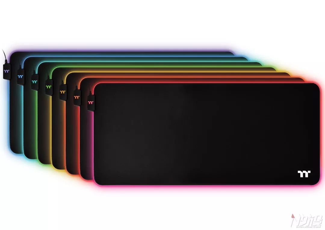 曜越发布Level20RGB系列电竞鼠标垫
