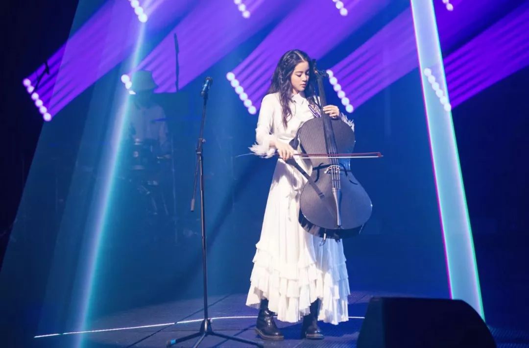 杨幂带货新成就,杨幂被称之为带货王