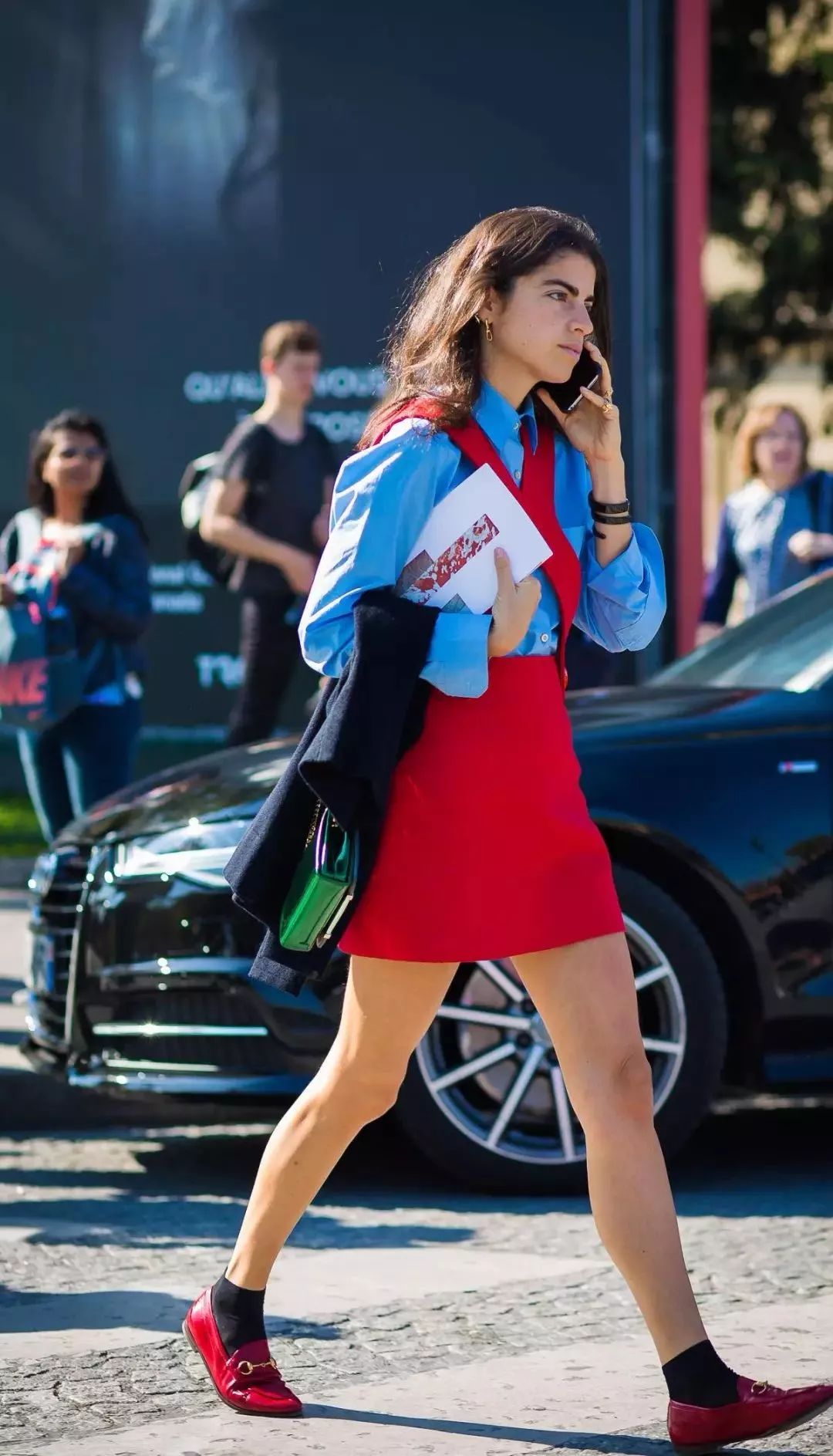 小白鞋过时了今年流行乐福鞋,小白鞋过时了吗