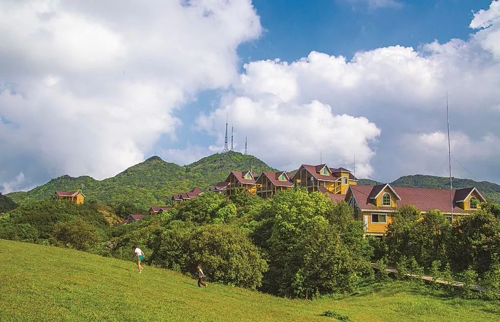 壮丽七十年奋斗新时代视频,壮丽70年奋斗新时代总结