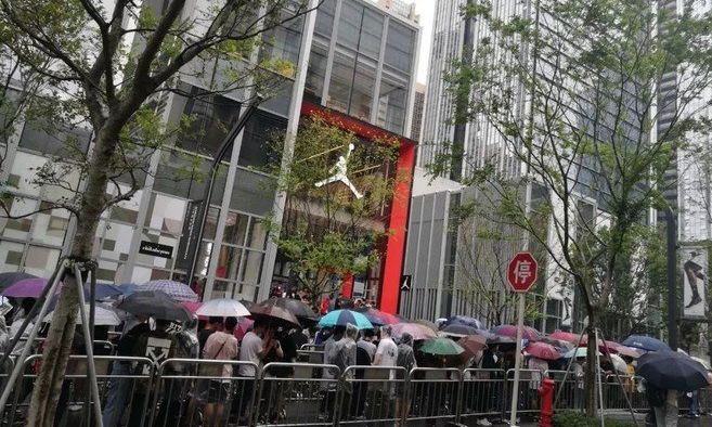 炒鞋折射了什么问题,炒鞋现象有多可怕