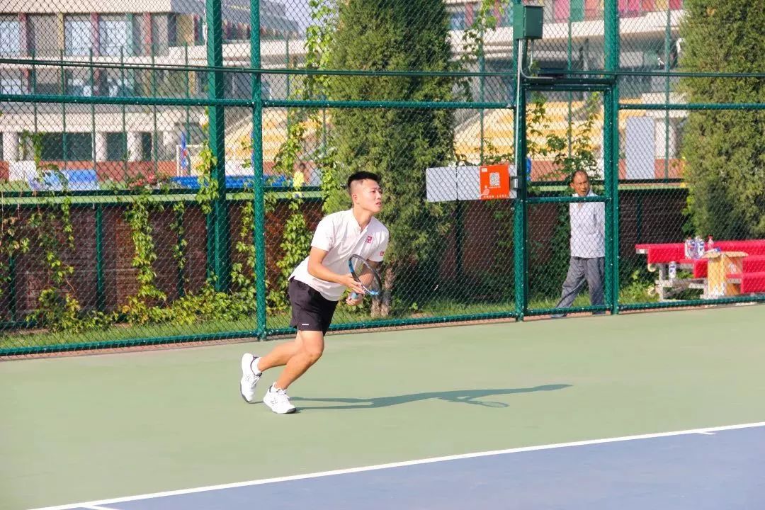 这两天西安奥体中心什么活动,西安陆港运动公园足球比赛