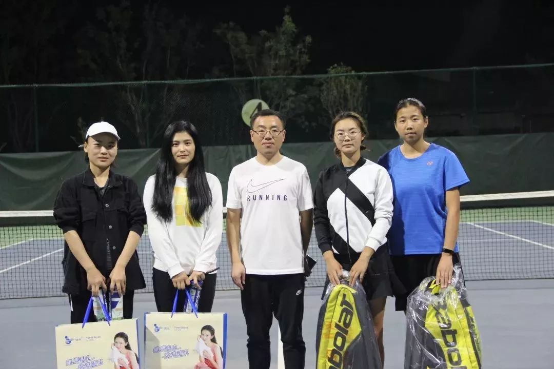 这两天西安奥体中心什么活动,西安陆港运动公园足球比赛