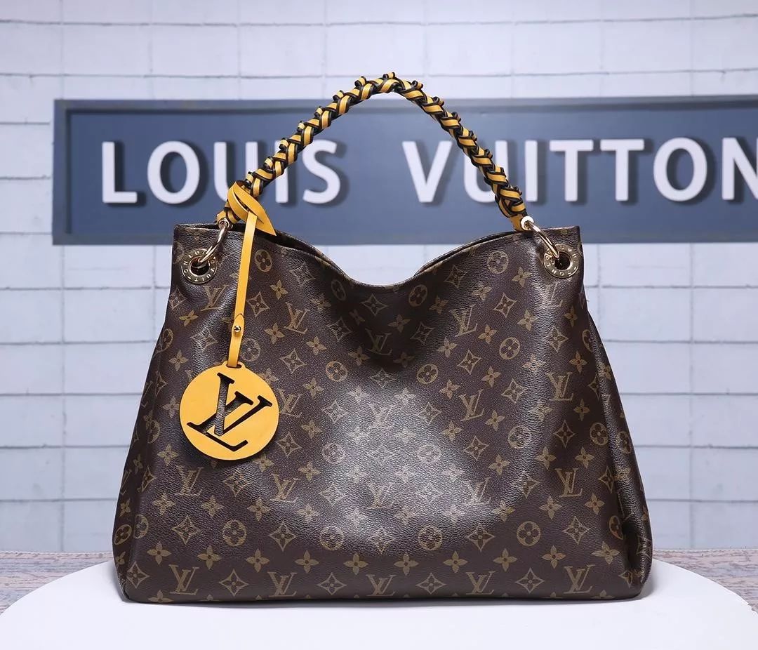 lv假包案你不知道的防伪漏洞,lv包过验就是真的吗