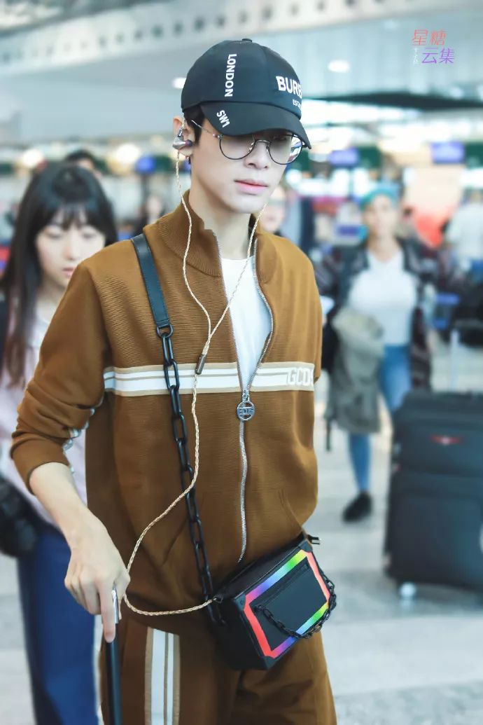 李宇春登《芭莎男士》十月刊封面；NINEPERCENT二专《限定的记忆》9月26日上线；《明星大侦探5》第一期在厦门开始录制