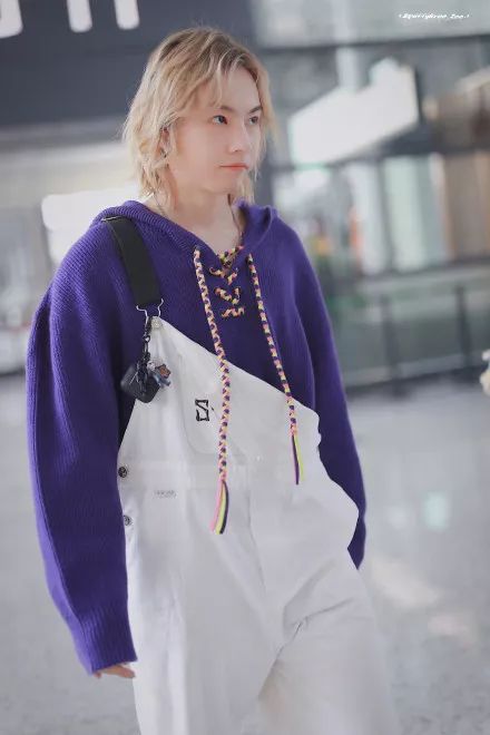 李宇春登《芭莎男士》十月刊封面；NINEPERCENT二专《限定的记忆》9月26日上线；《明星大侦探5》第一期在厦门开始录制