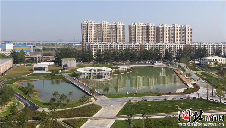 石家庄西兆通公园国庆节开园,三只蝴蝶飞舞