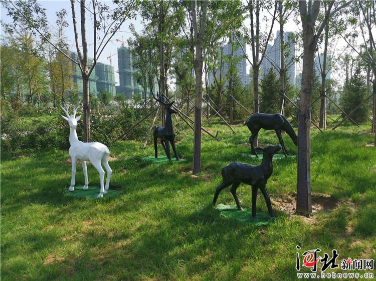 石家庄西兆通公园国庆节开园,三只蝴蝶飞舞