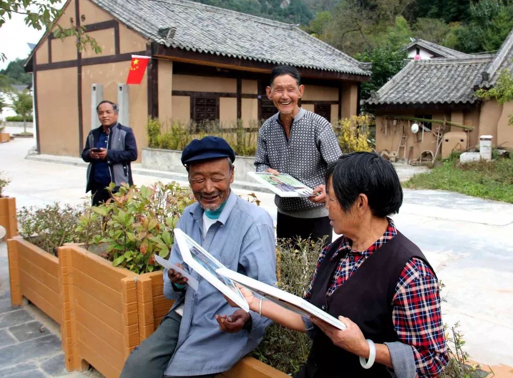 文明实践亮出最美风景线,新时代文明实践站掠影展板