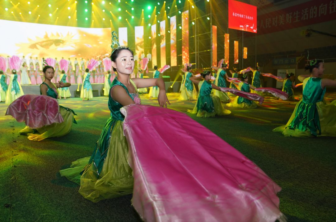 70周年晚会我和我的祖国合唱,我和我的祖国合唱引起强烈反响