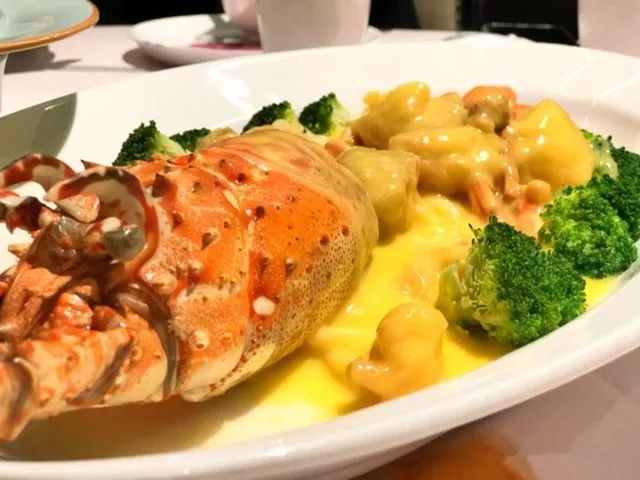 攻略来了！当上海人拿起醋和姜丝，全城的大闸蟹都充满了忧伤…