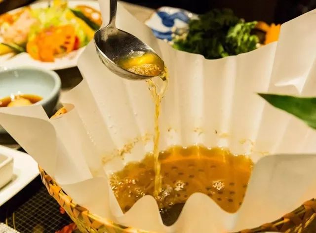 攻略来了！当上海人拿起醋和姜丝，全城的大闸蟹都充满了忧伤…