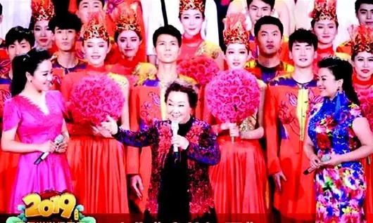 难以想象当年这首歌为什么这么火,这首歌在30年前火遍大江南北