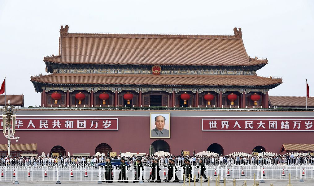 新国徽亮相*安门天**城楼，使用期至少可达50年