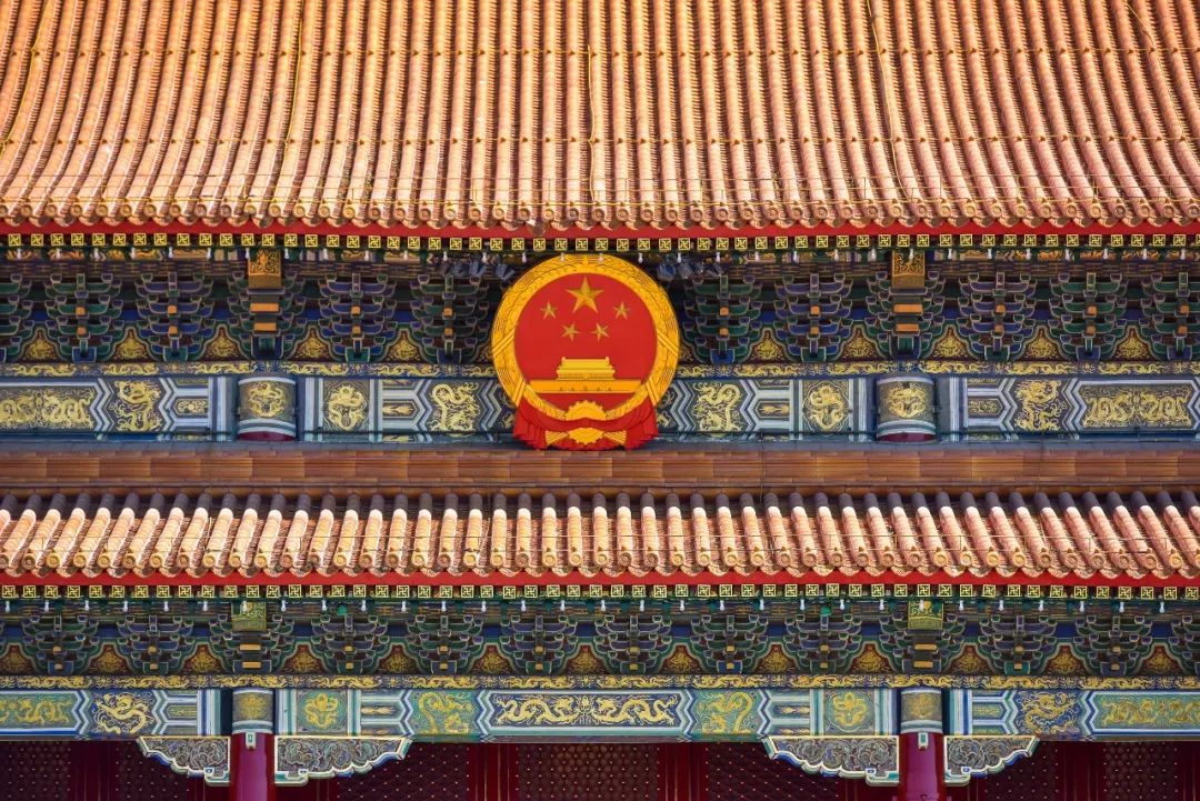 新国徽亮相*安门天**城楼，使用期至少可达50年