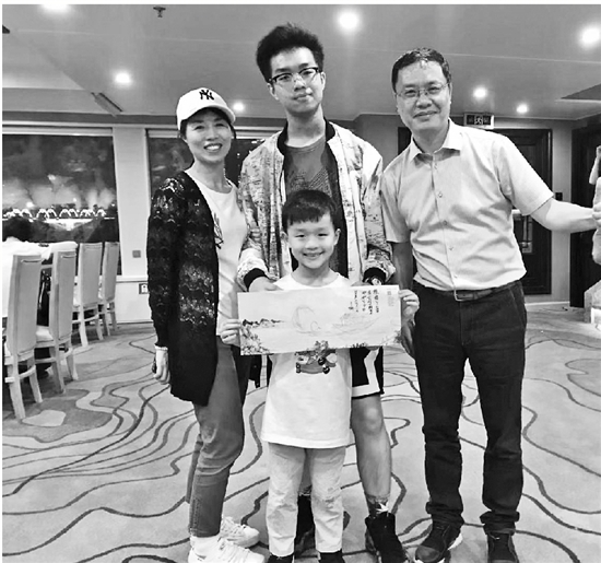 小的老年人怎么画,很老的老年人怎么画