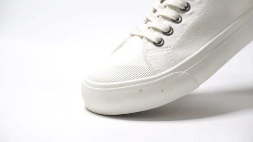 凯特王妃同款帆布鞋,梅根王妃穿什么鞋好看