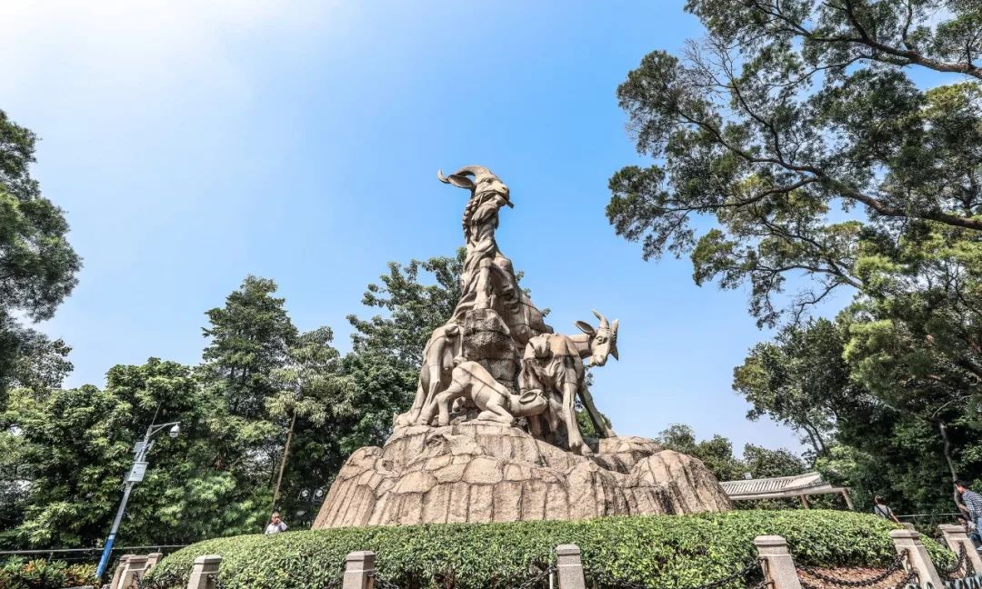 多个景区有优惠，甚至免费！国庆节假期首日广州接待近240万游客，公安提醒：别再去这些地方了