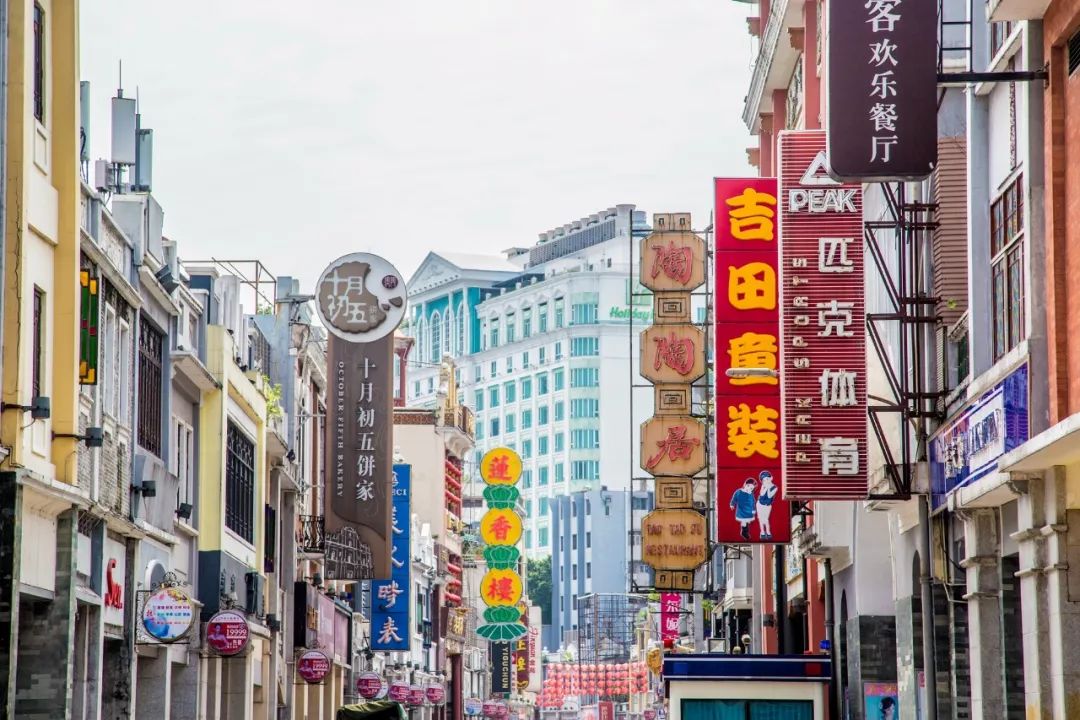 多个景区有优惠，甚至免费！国庆节假期首日广州接待近240万游客，公安提醒：别再去这些地方了