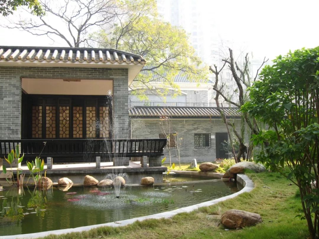 多个景区有优惠，甚至免费！国庆节假期首日广州接待近240万游客，公安提醒：别再去这些地方了