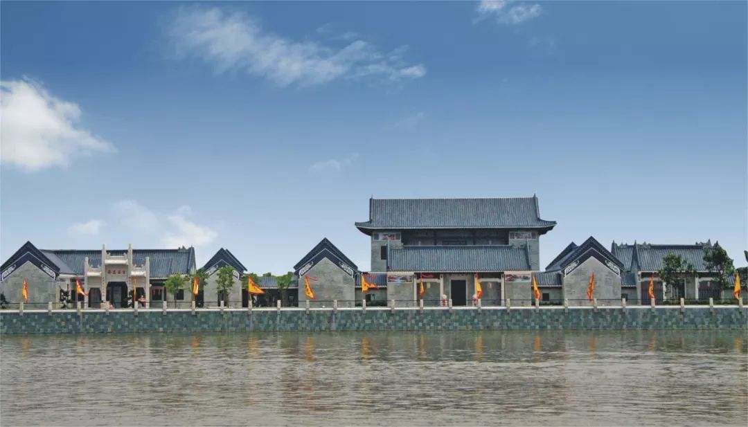 多个景区有优惠，甚至免费！国庆节假期首日广州接待近240万游客，公安提醒：别再去这些地方了