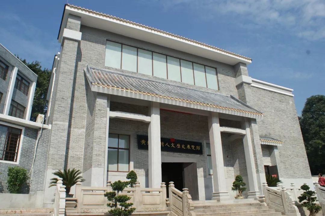 多个景区有优惠，甚至免费！国庆节假期首日广州接待近240万游客，公安提醒：别再去这些地方了