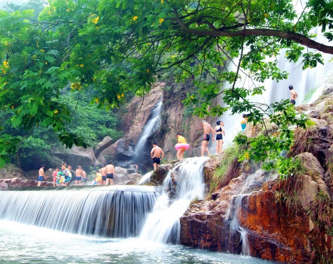 多个景区有优惠，甚至免费！国庆节假期首日广州接待近240万游客，公安提醒：别再去这些地方了