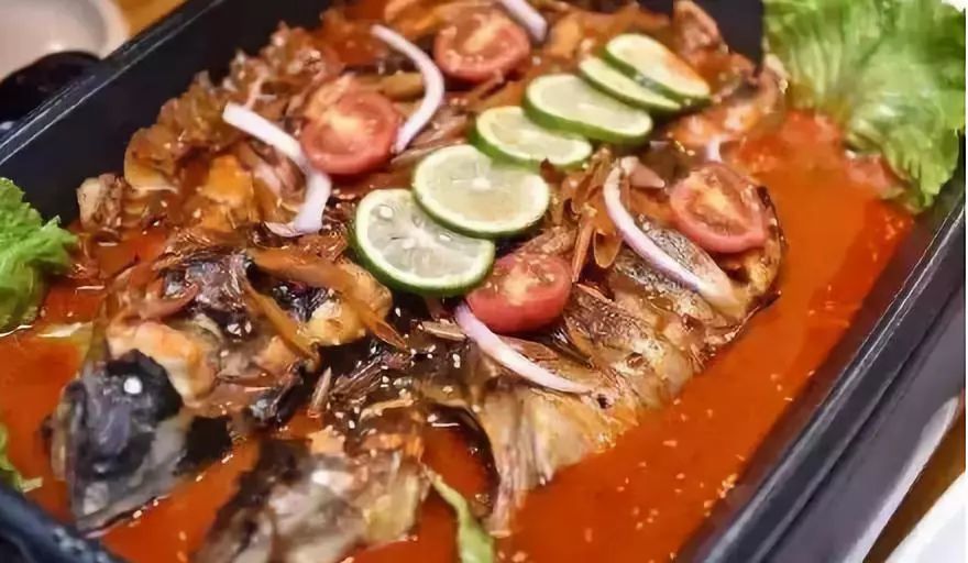 不出昆明就能吃到版纳特点烧烤,不出京城就可以吃遍全国美食