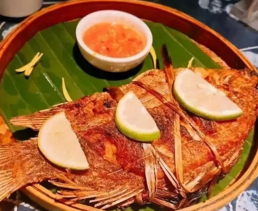 不出昆明就能吃到版纳特点烧烤,不出京城就可以吃遍全国美食