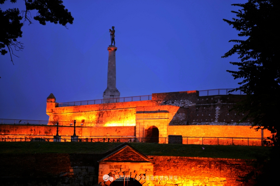 秋色中的塞尔维亚难忘的天然画廊