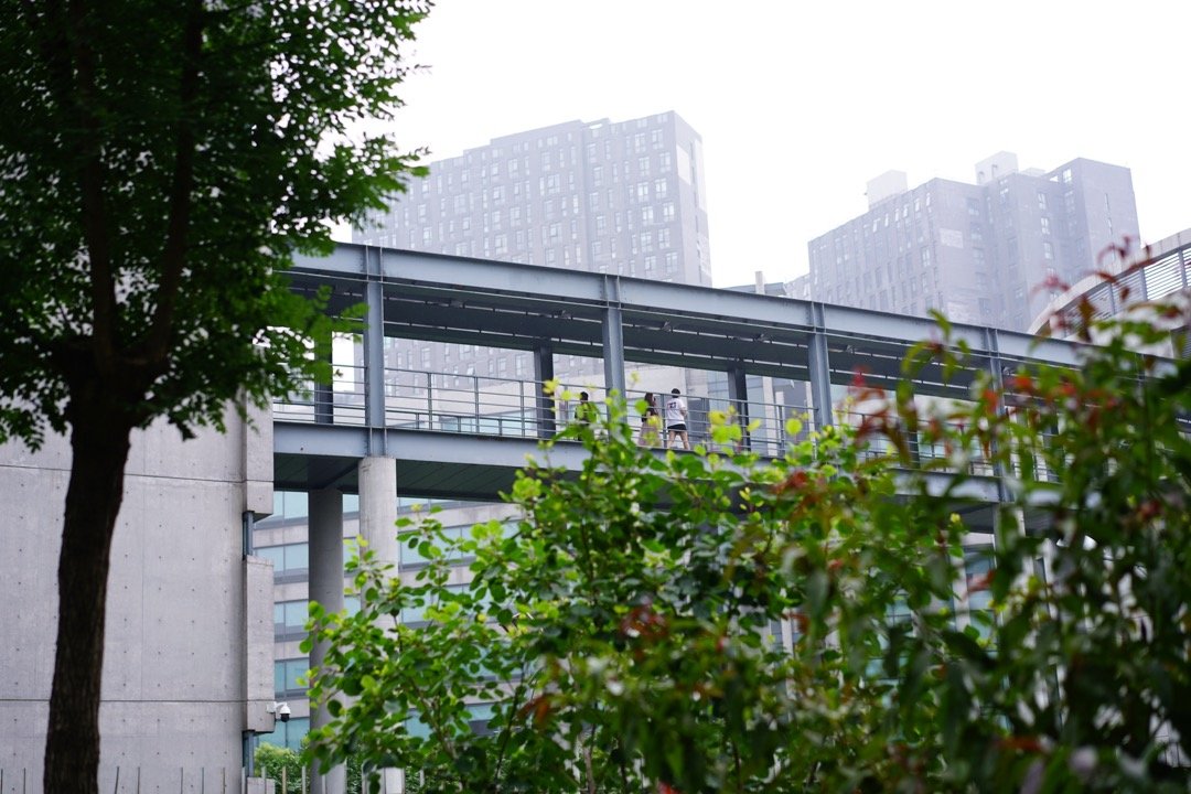 技术公司扎堆的西二旗有各种广场，但几乎都留不住人|北京故事