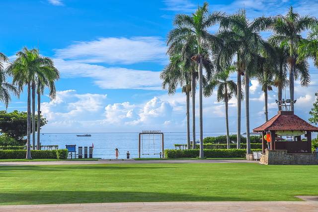 去三亚自由行美食攻略,三亚旅游美食攻略自由行路线推荐