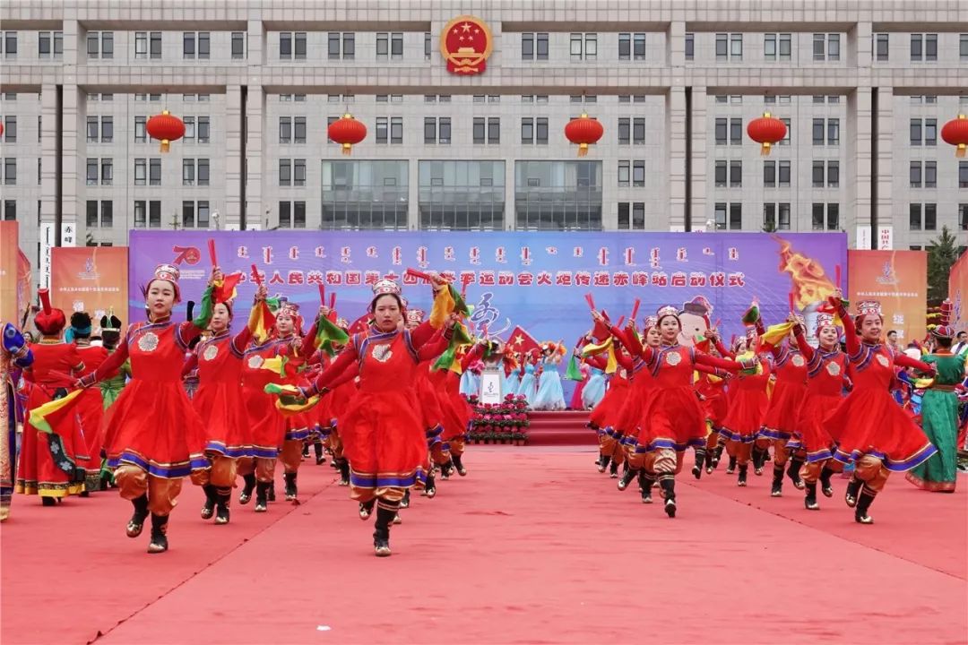 聚焦十四冬年轻选手创佳绩,十四冬赛场年轻选手创佳绩