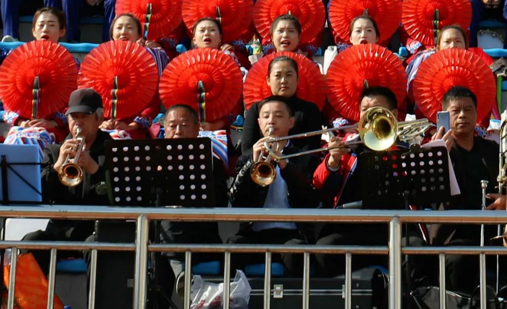 辉南篮球赛,最拉风的啦啦队