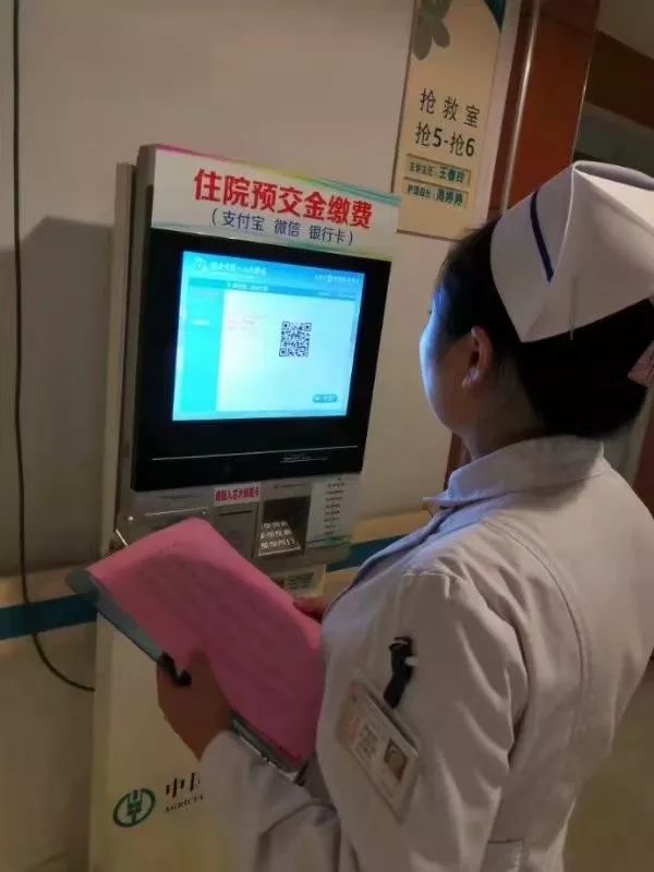 暖心！布依族大学生患急性白血病依然坚强，却被这个举动暖哭了