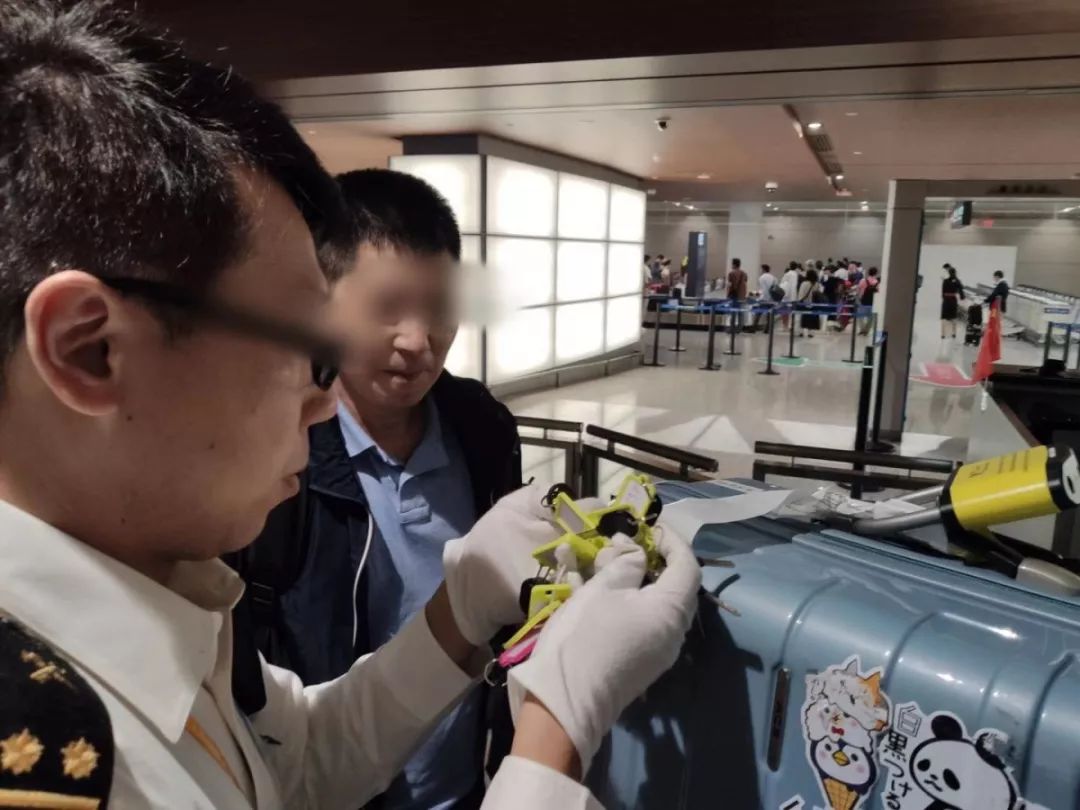 代购过海关所有东西都会被查吗,代购买的东西被海关要求补税