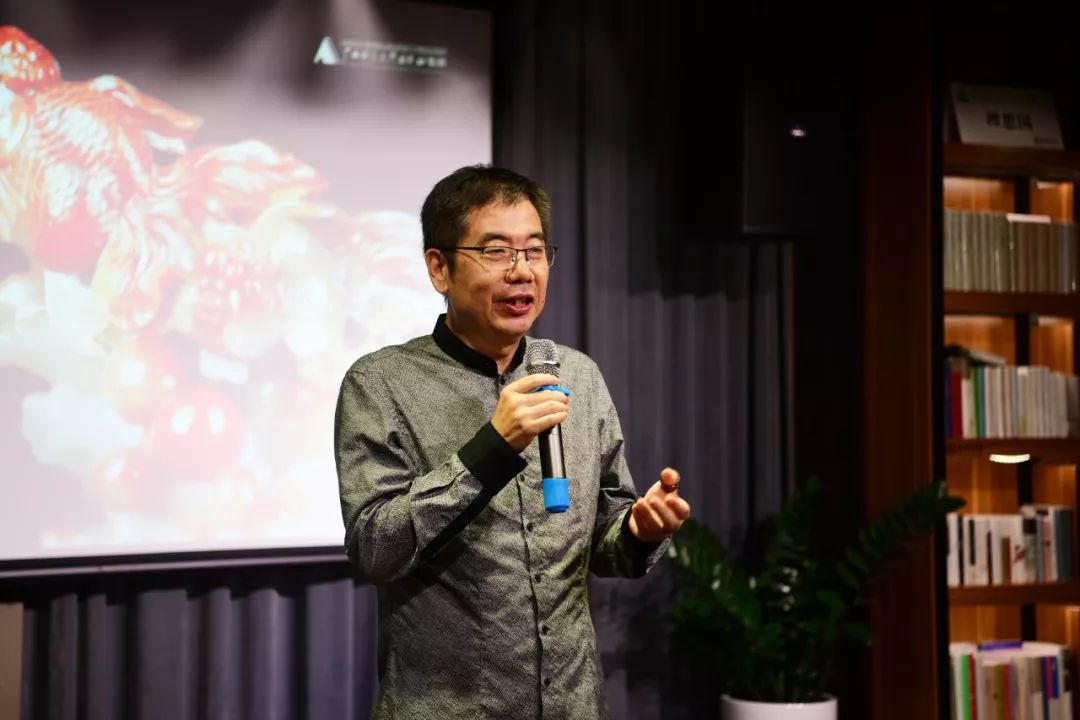 鸡血玉稀世珍品,桂林鸡血玉是否有收藏价值